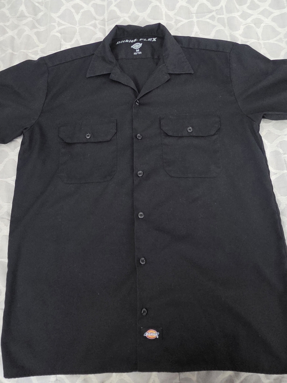 Dickies Flex Black Short Sleeve Button-Down Shirt with Chest Pockets